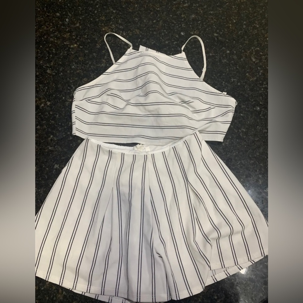 White And Black Two Piece Set: Shorts and Tie Back Top